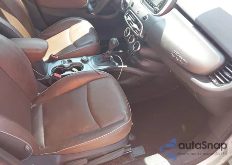 2016 Fiat 500X Trekking Plus z USA, uszkodzony, nr VIN ZFBCFXET1GP385192